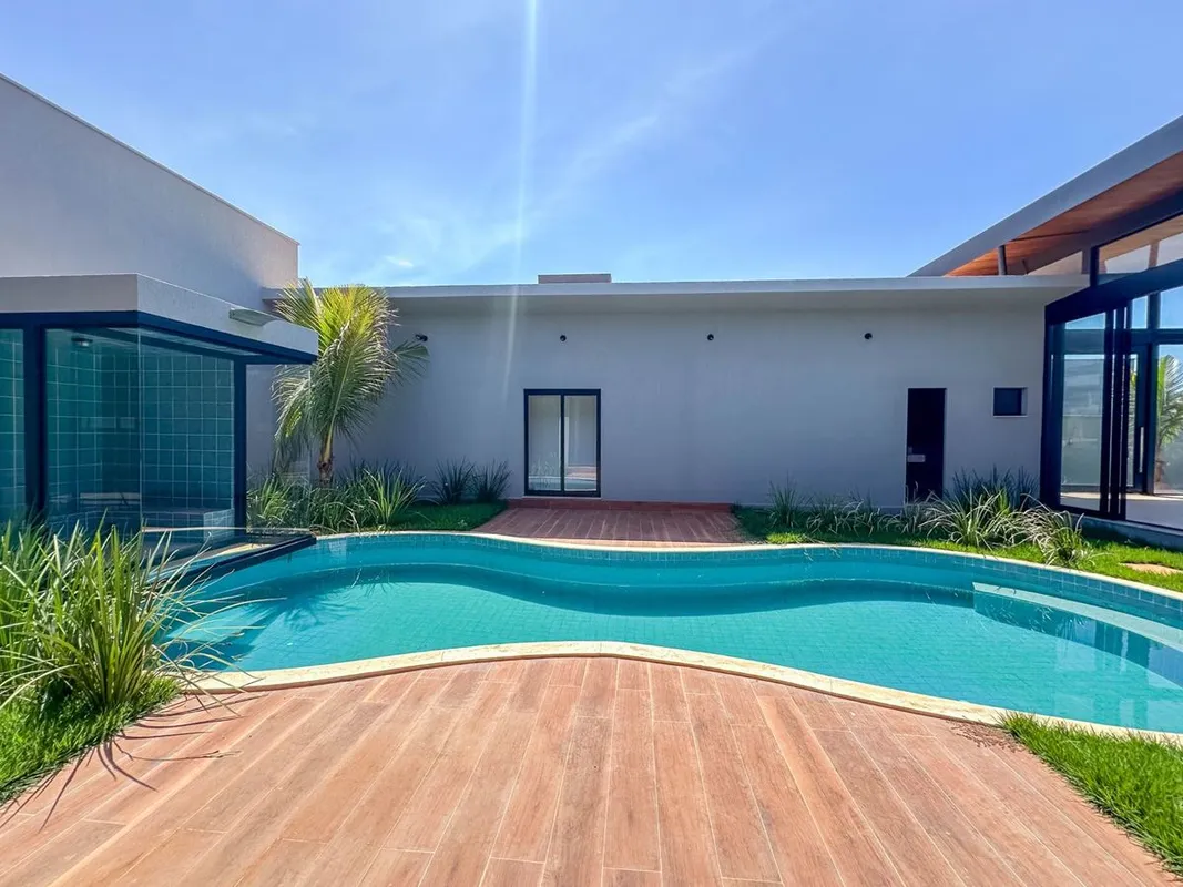 Uma propriedade Ãºnica, com terreno amplo de 1.250mÂ² e 550mÂ² de Ã¡rea construÃ...