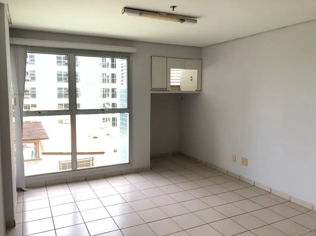 Sala Comercial Ed. Multiempresarial - Asa Sul.Com 30,31m², situada no terceiro a...