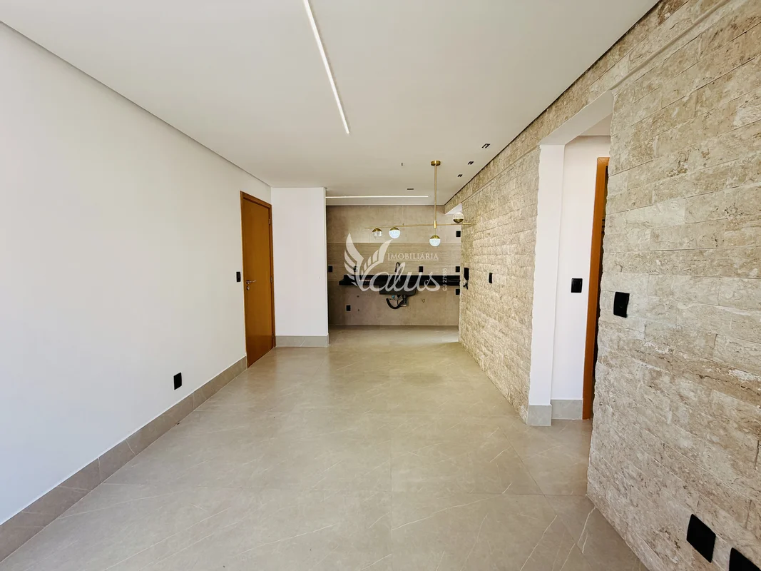 ?? Apenas 500 metros do Shopping FlamboyantApartamento com 56,77m²Escaninho (1,3...