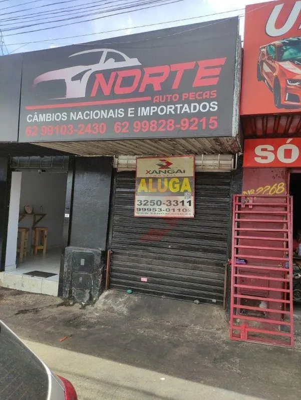 Loja comercial com aproximadamente 35m², com banheiro.Localizada na Av. Pedro Lu...