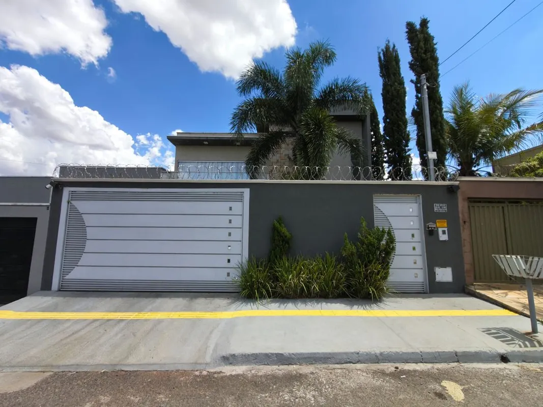 Sobrado de Alto Padrão com Energia Solar no Residencial Mirante. Descubra o luxo...