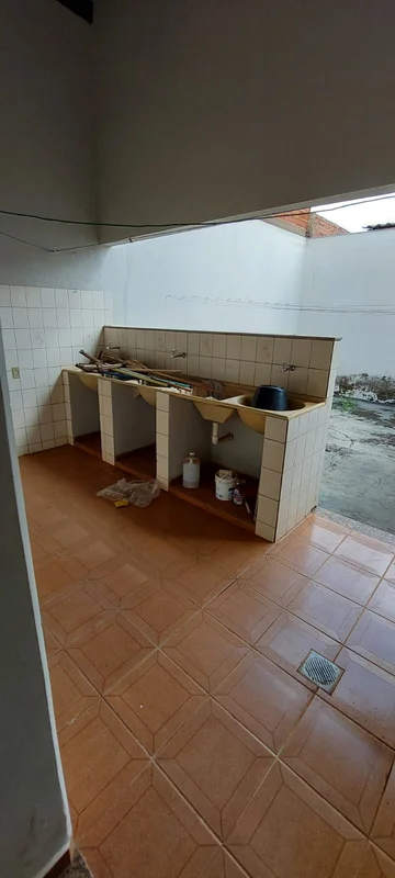 320m total 3 suítes encima 1 quarto embaixo Sala Copa cozinhaÁrea de churrasquei...
