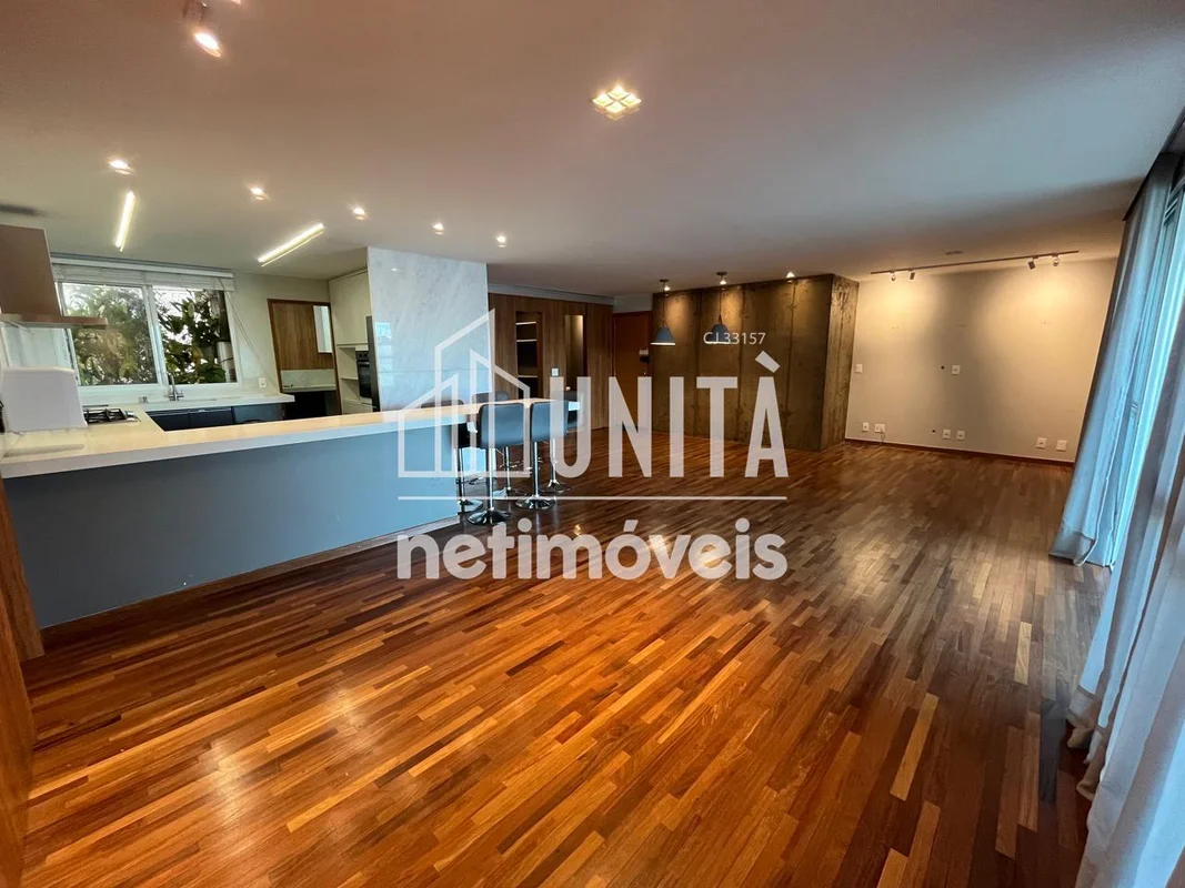 Unità Netimóveis apresenta este incrível apartamento de 180m² no Península Lazer...