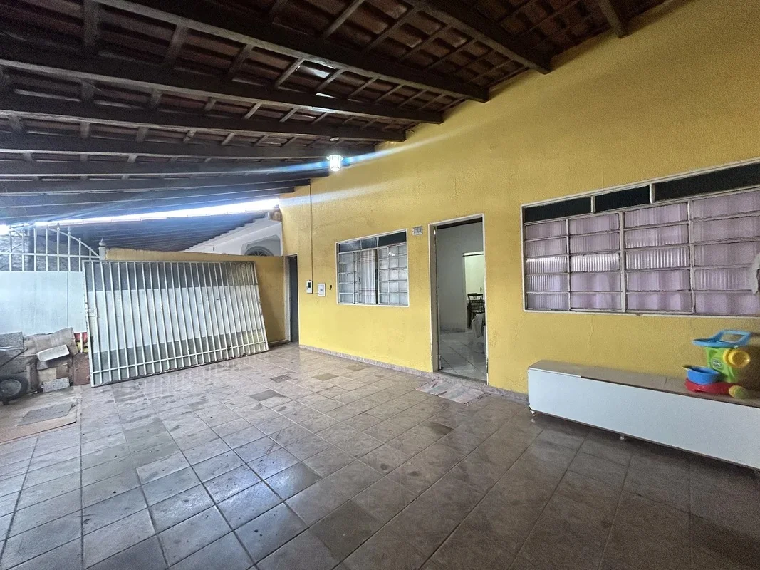 Excelente casa à venda na QNN 20 — R$ 310 mil!Imóvel aconchegante e bem localiza...