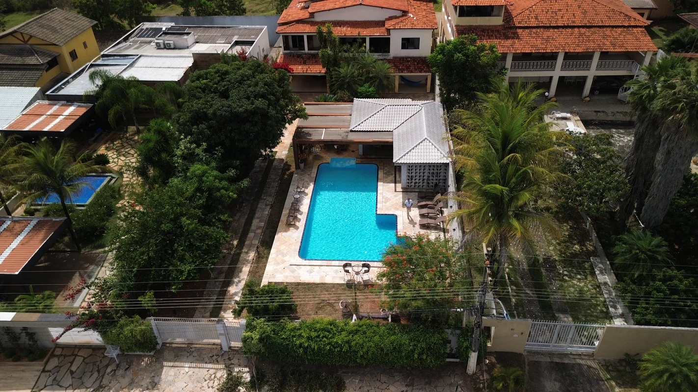 IMÓVEL COM EXCLUSIVIDADE .OPORTUNIDADE .AO LADO DA ERMIDA DOM BOSCO.CASA BEM CON...