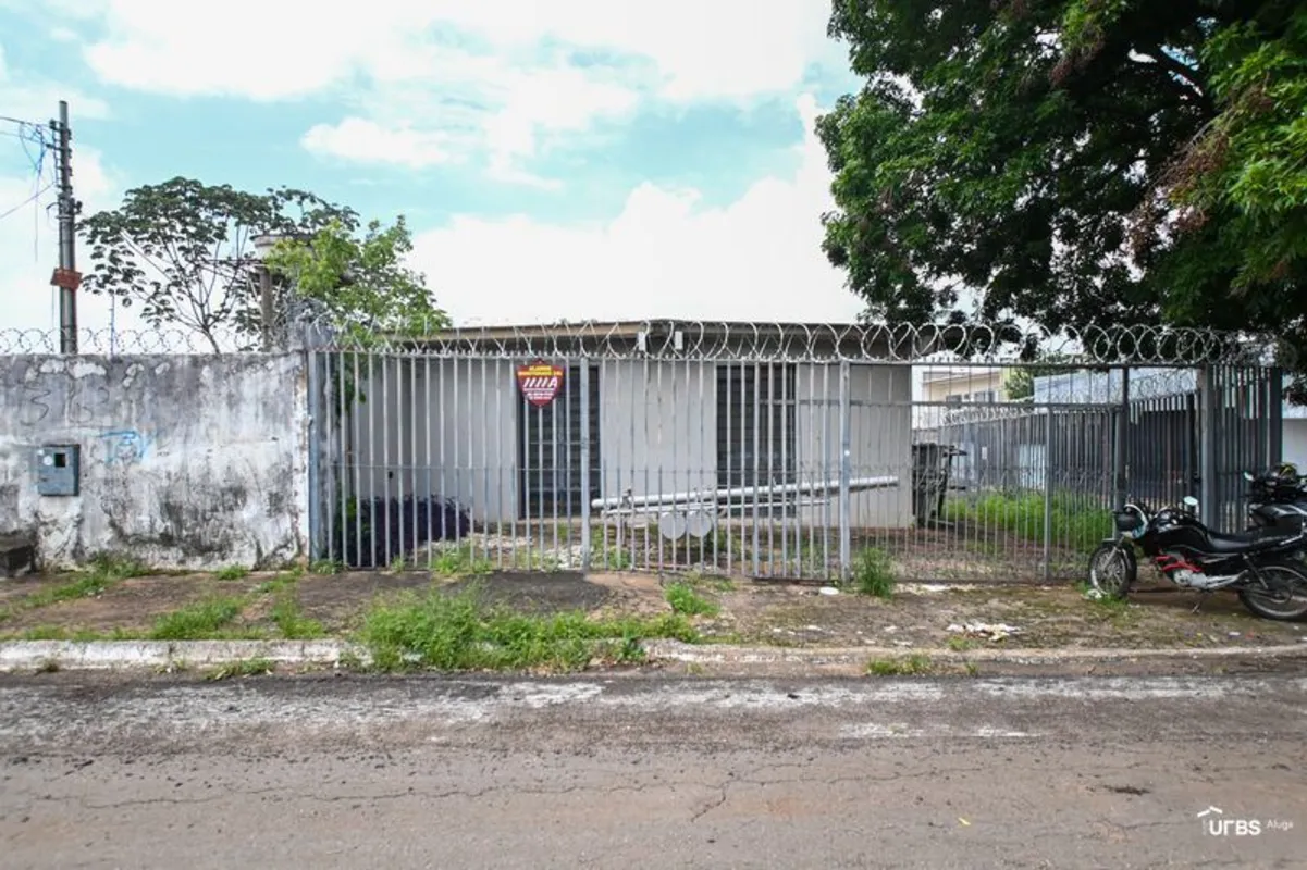 Galpão comercial com varias salas, copa, cozinha, área de serviço e um lote no f...