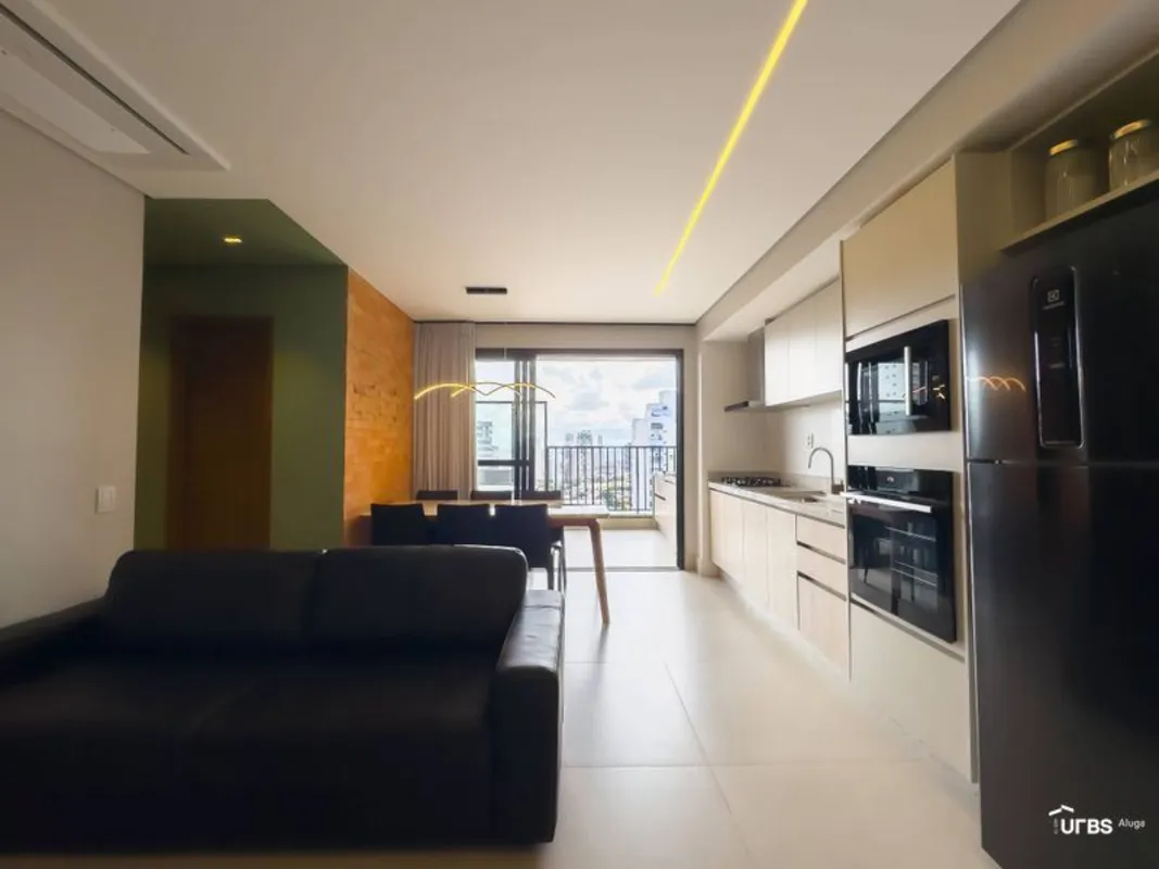 Apartamento mobiliado e decorado, com excelente padrão de acabamento. Possui 2 s...