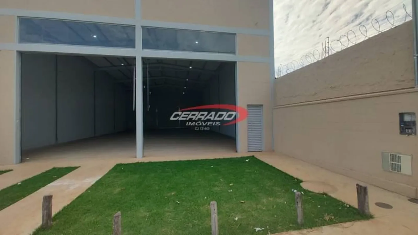 Galpão novo primeira locação !Posicionando bem no inicio da AV Moinho dos Ventos...