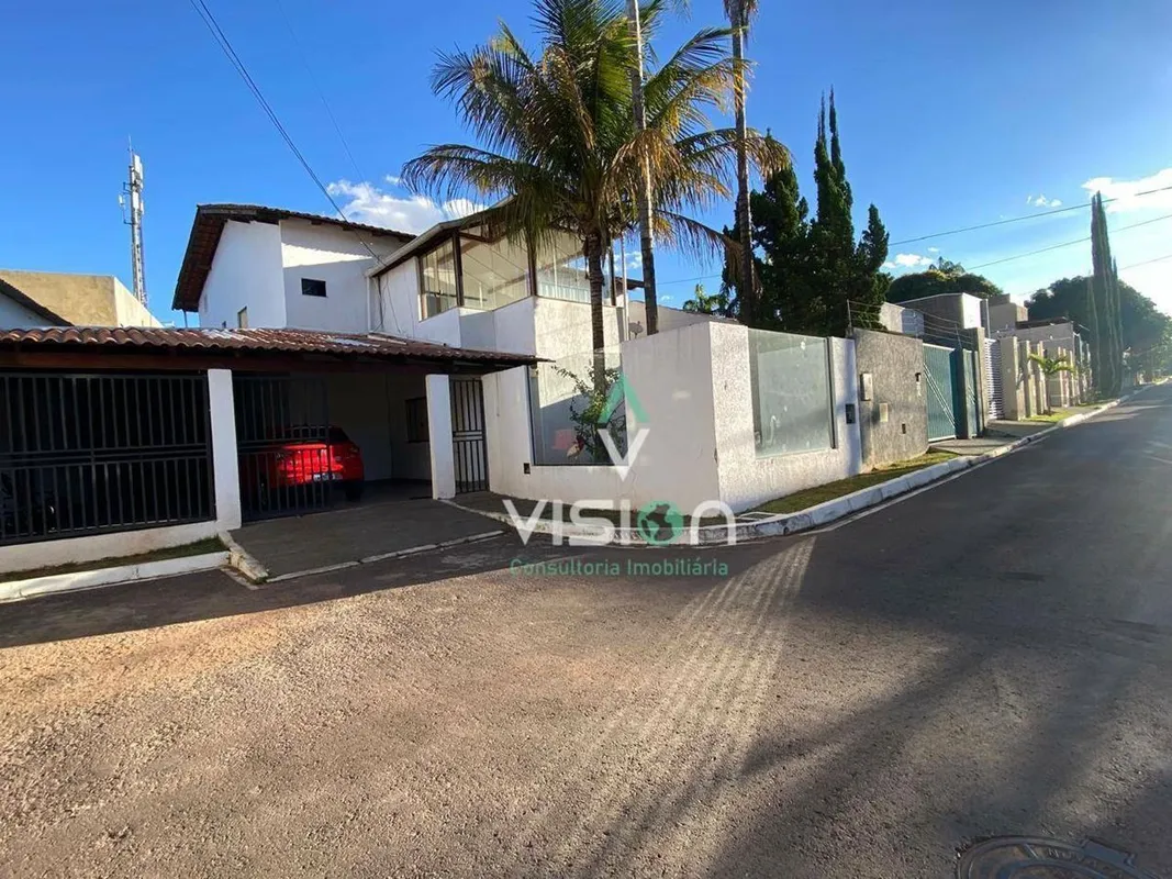 Venda em Vicente Pires, Rua 8Casa em condomínio com portaria, em lote de 340m², ...