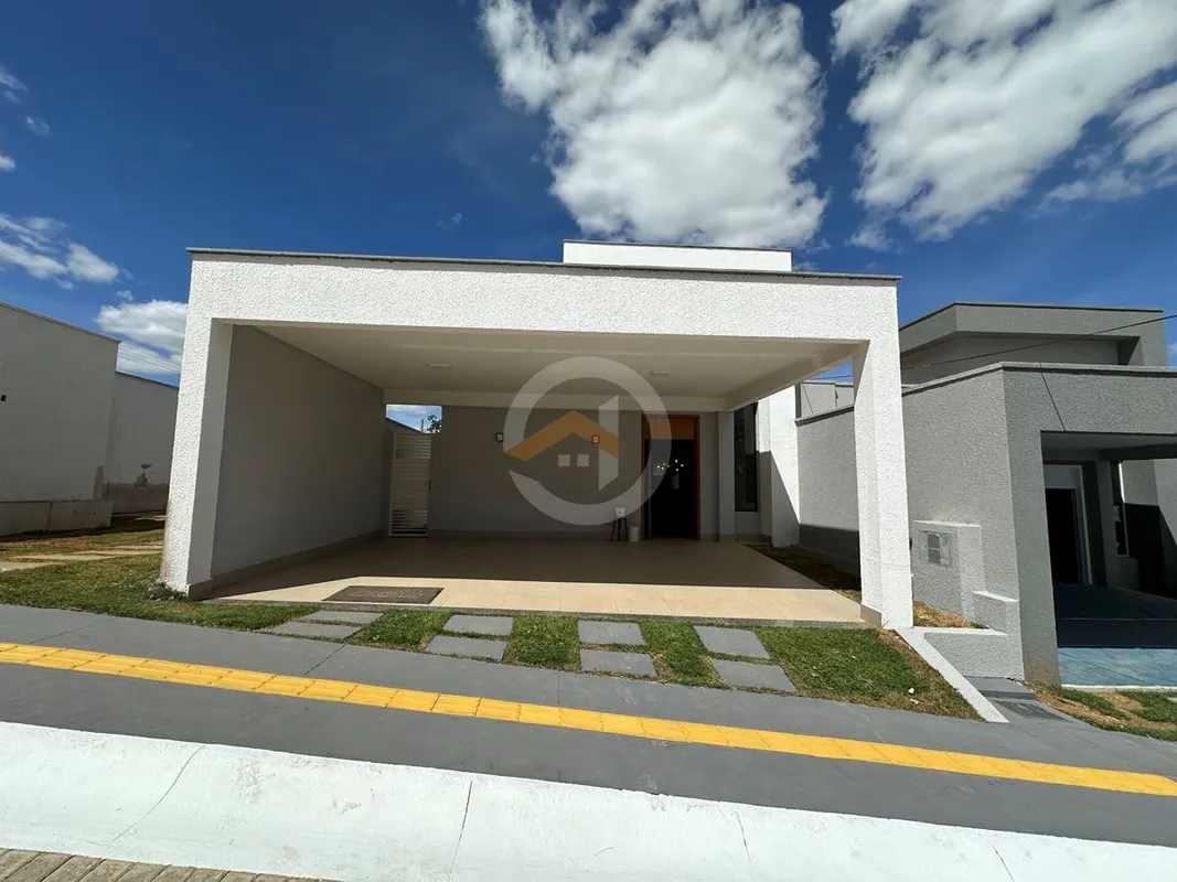 CASA TERREA EM CONDOMINIO A 10 MINUTOS DO SHOPPING FLAMBOYANT•3 Suítes•135 m²•Qu...