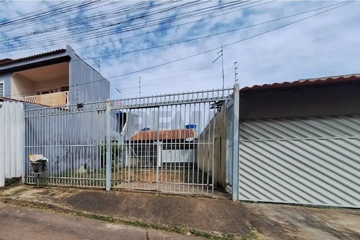 CASA A VENDA NA QR 601 CONJUNTO 11 SAMAMBAIA NORTE 1 Quarto Banheiro Cozinha Áre...