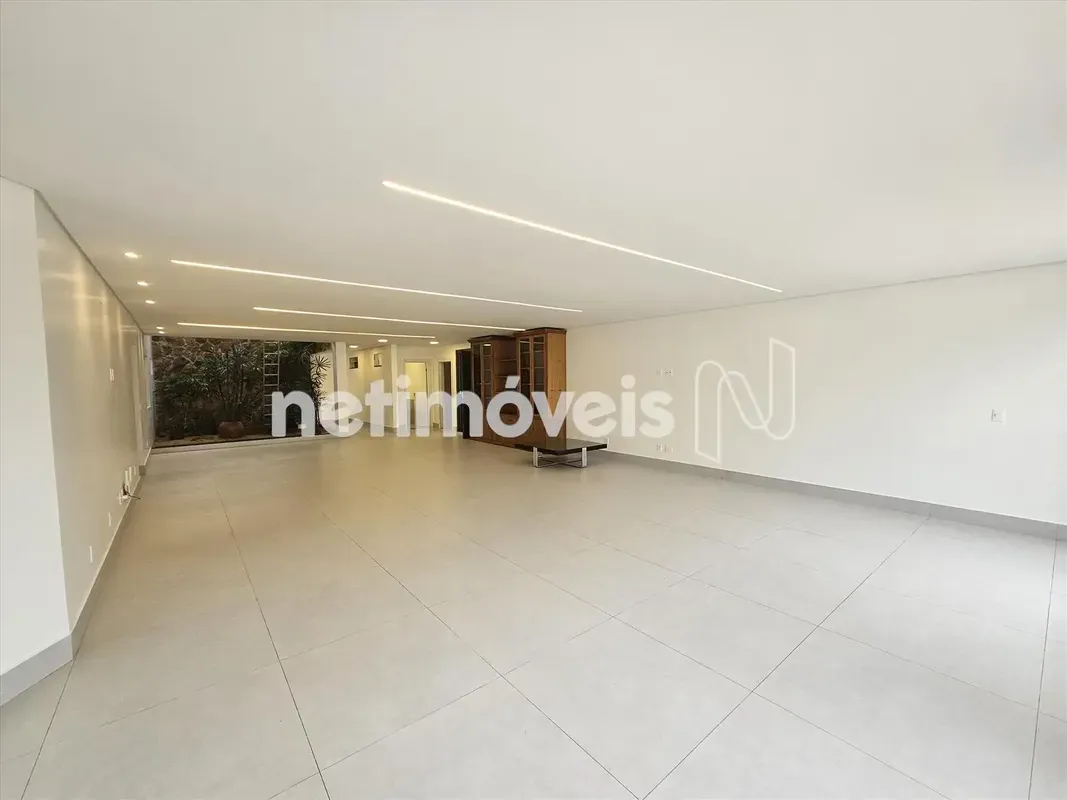 Locação de Casa Exclusiva no Park Way Descubra o privilégio de morar na verdadei...