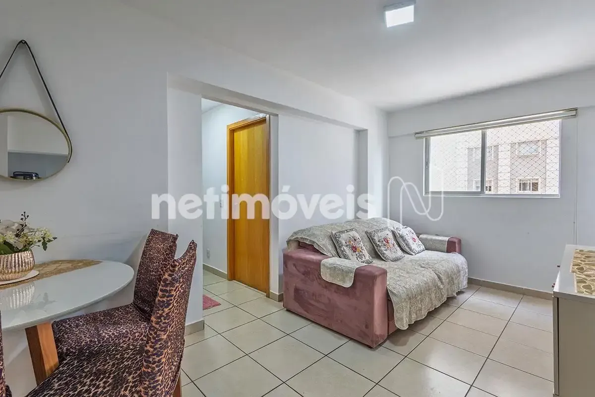 Apartamento 02 quartos com suíte – Residencial Top Life Localização:Condomínio m...