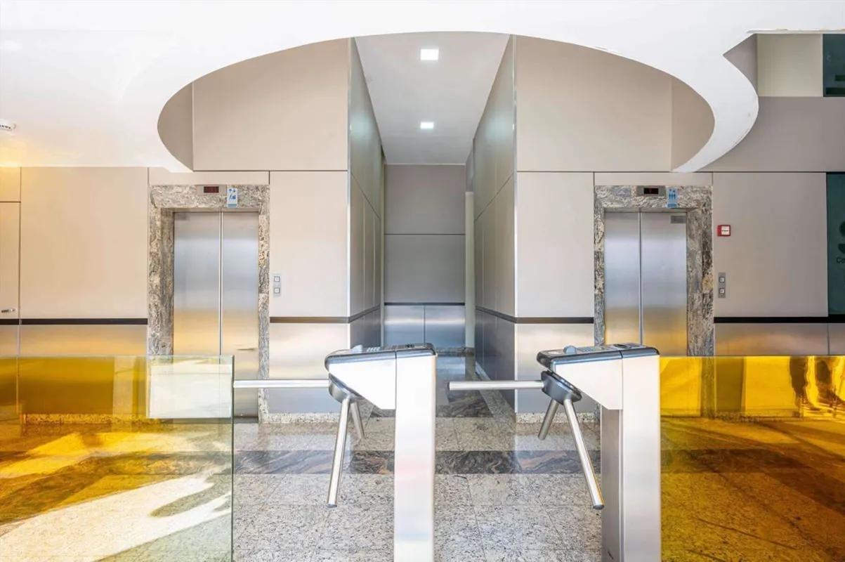 Excelente sala com conceito moderno,piso em porcelanato, banheiro reformado, 4 a...