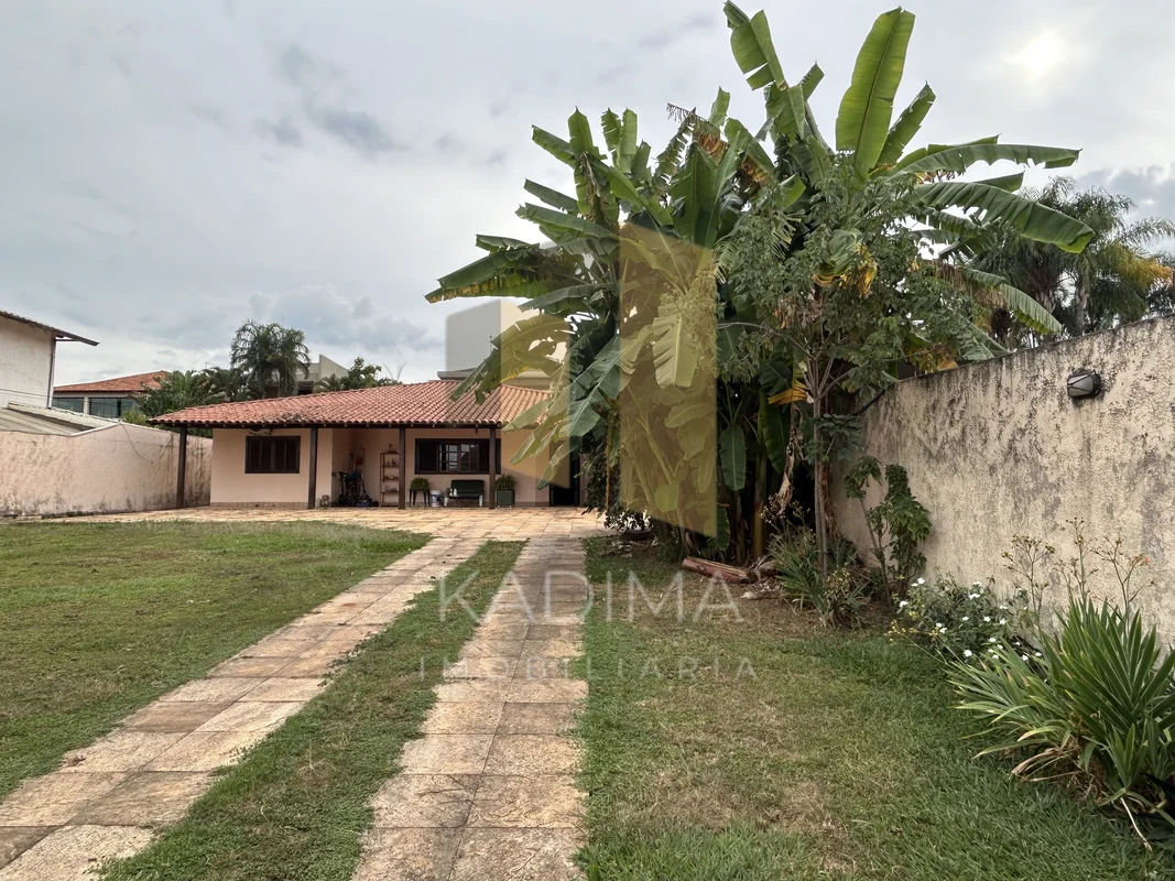 Kadima imóveis vende Excelente Casa no jardim botânicoDescubra o charme de viver...