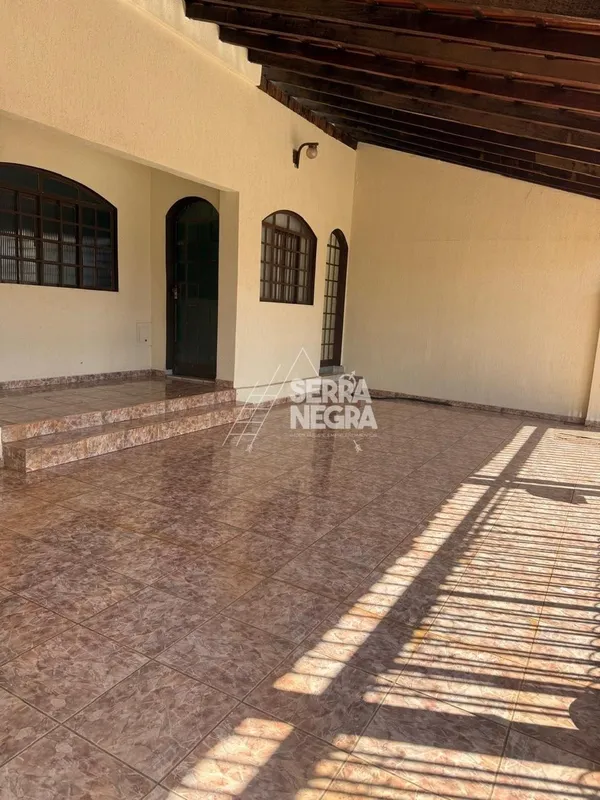 ESCRITURADA - NÃO ACEITA FINANCIAMENTO!Casa escriturada, ampla e pronta para mor...