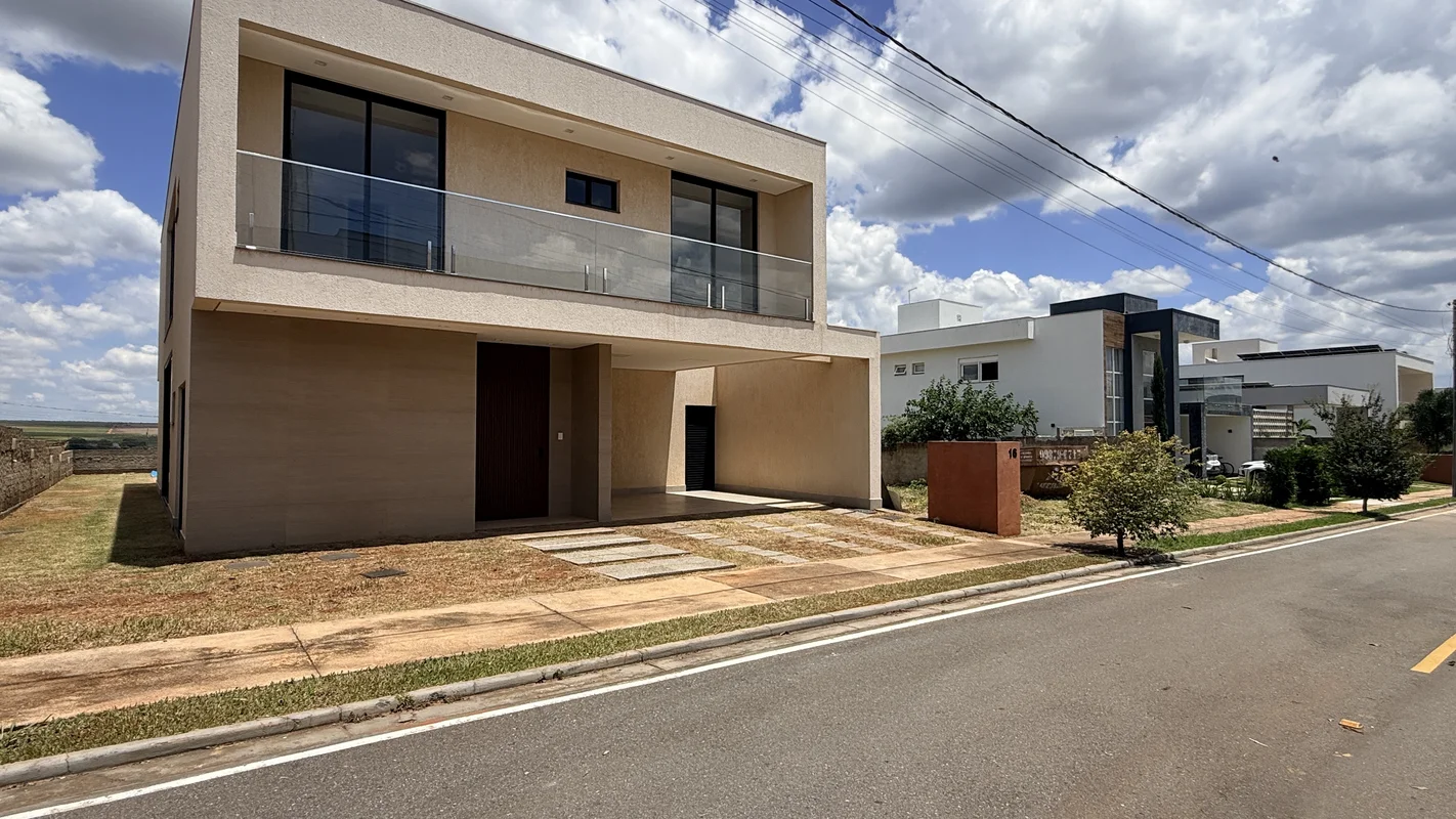 LOCALIZAÇÃO: Casa no Condomínio Le Jardin - Jardim Botânico, região de grande ex...