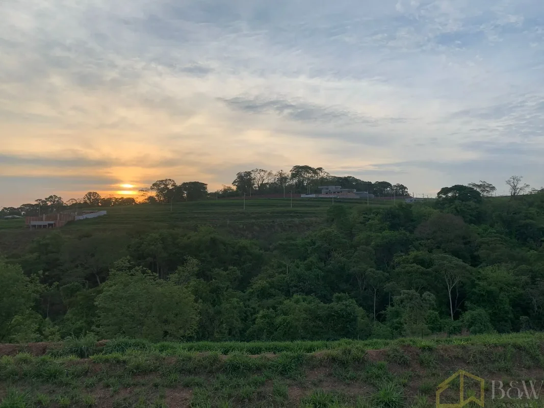 OPORTUNIDADE NO JARDINS BOLONHA ??VENDO lote de 360m² com localização privilegia...
