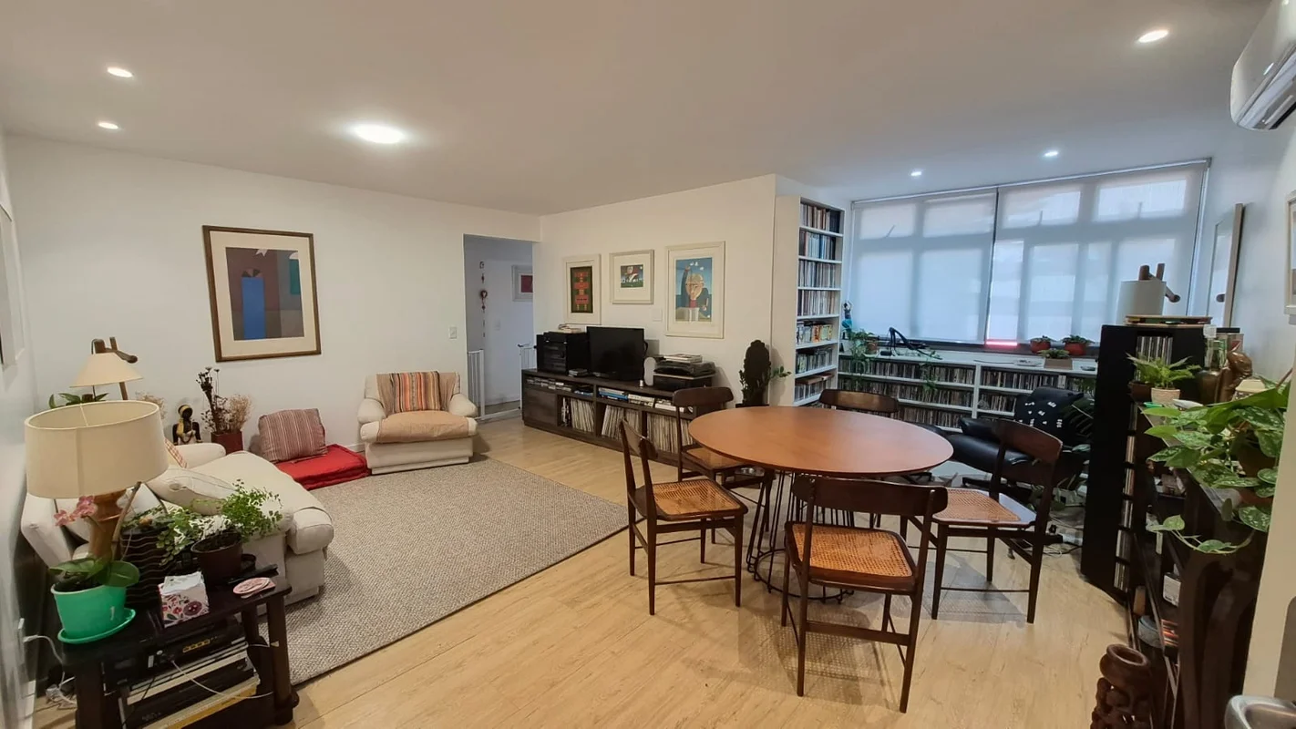 Visitas aberta apartir de 1 de Julho .Apartamento de 3 quartos, sendo uma suíte,...