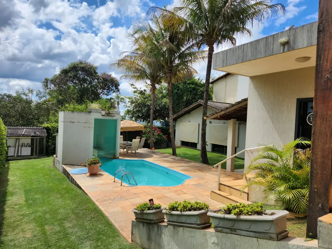 Casa de alto padrão no Condomínio Lago Sul – Jardim Botânico (primeira entrada a...