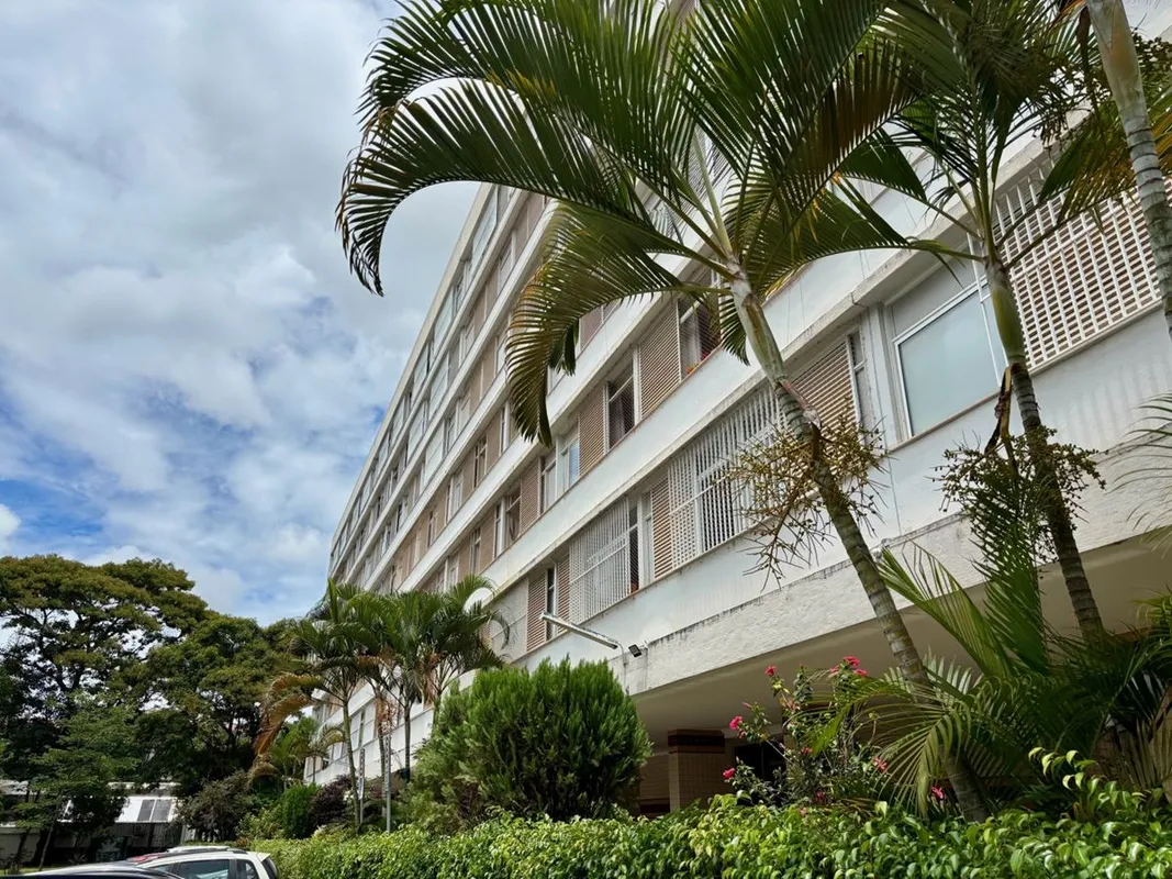SQS 304 Bloco I Apartamento com área privativa de 103m2, 3 quartos com armários ...