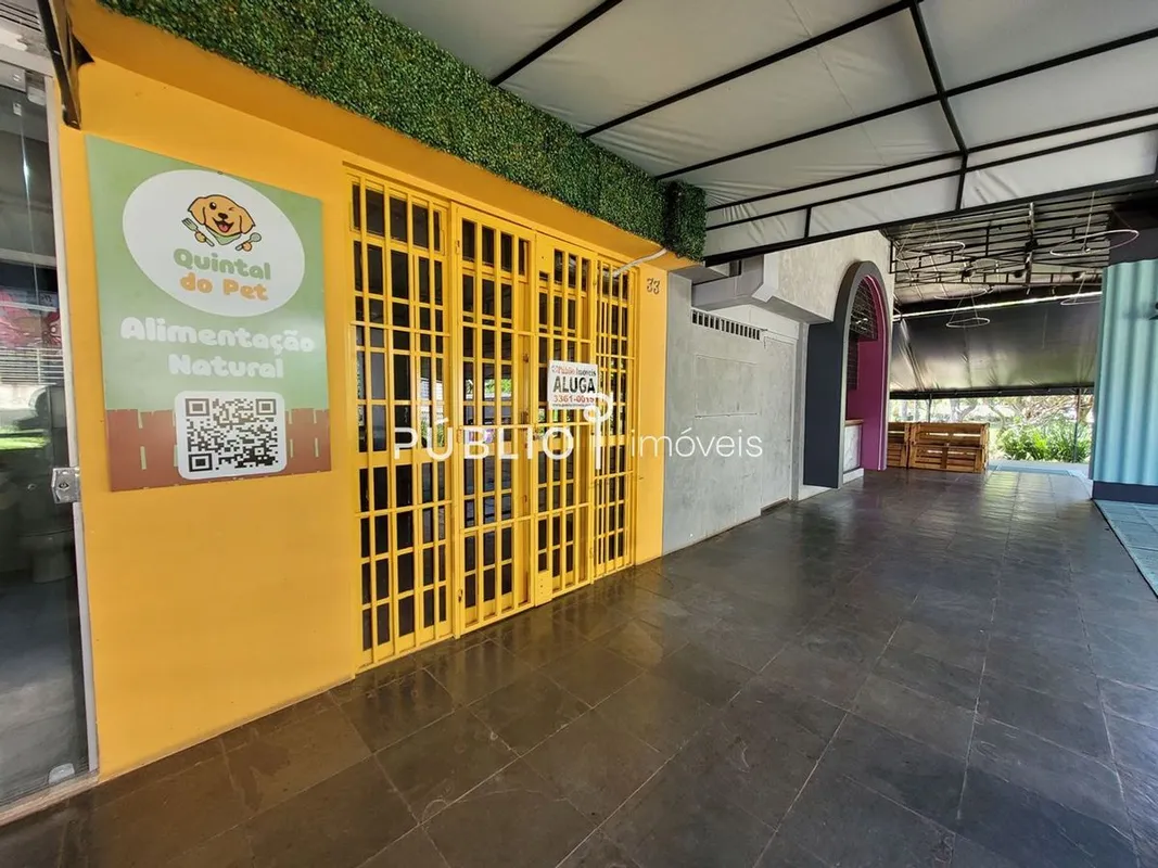 Cariosamente, chamada Loja Prime Invest 203, localizada na CLN 203, reúne visibi...