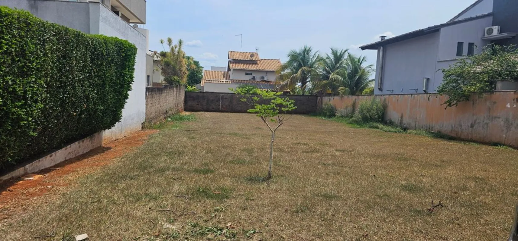 Lote com localização fantástica, 434 metros quadrados, Condomínio Jardins Atenas...
