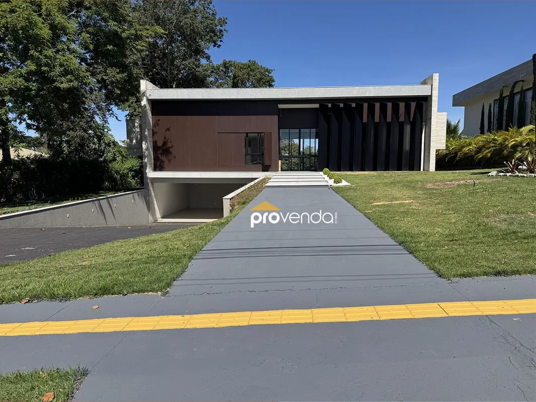 Linda casa Condomínio Aldeia do Vale, padrão mais prestigiado e desejado em Goiâ...