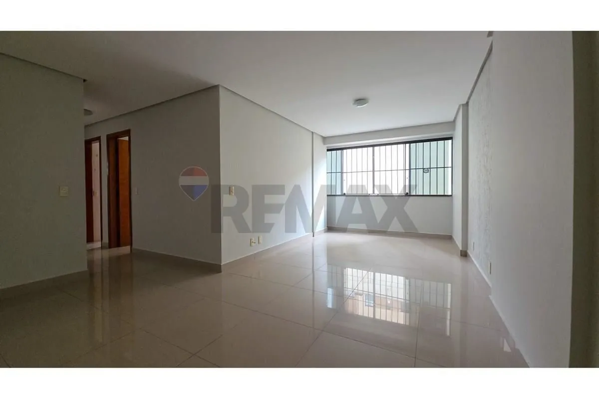Apartamento com 67m², muito bem distribuídos, com 2 quartos, 1 banheiro e uma ex...