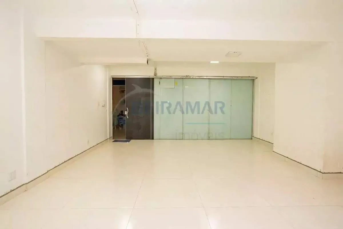 LOJA COMERCIAL PARA VENDA - 45m² | EDIFÍCIO HORN Em frente à Feira do Produtor -...