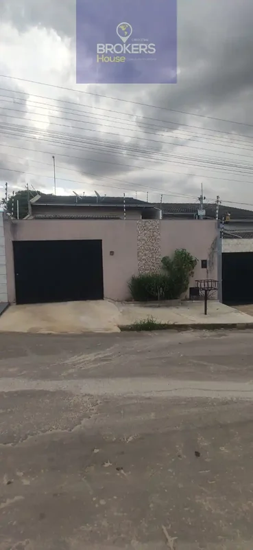 Descubra uma charmosa casa no residencial Flamboyant, em Anápolis (Rua F 02). Co...