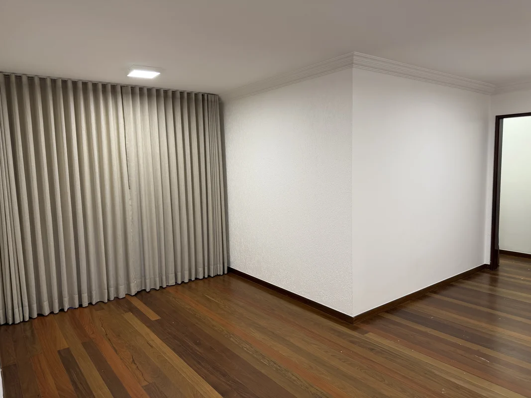 Oportunidade Aluguel!!!Apartamento 4 Quartos4 Dormitórios: Sendo 1 suíte espaços...