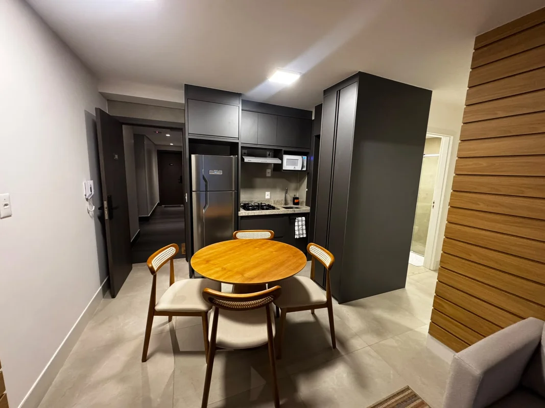 2 QUARTOS 53M² DISPONÍVEL PARA LOCAÇÃO - EXCELENTE APARTAMENTO SEMI MOBILIADO.VA...