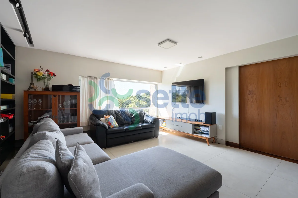 Apartamento com 4 quartos, sendo 1 suíte na SQS 307 – Asa Sul | BrasíliaNa arqui...