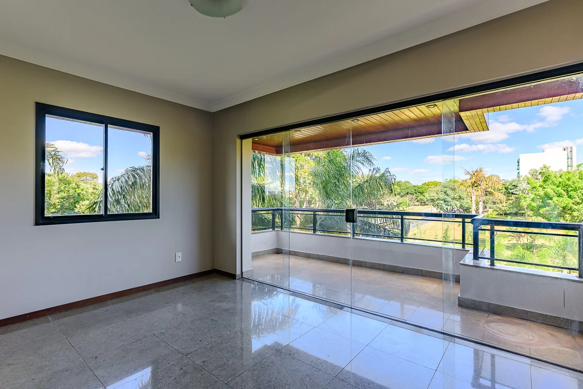 EXCLUSIVIDADE NA SQN 109 | 170 m² | CANTO | NASCENTE | VAZADO | 3 QUARTOS |3 VAR...