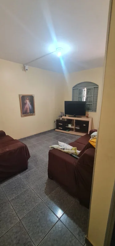 Descubra uma casa espaçosa e confortável na Quadra 7 Conjunto A, em Sobradinho, ...