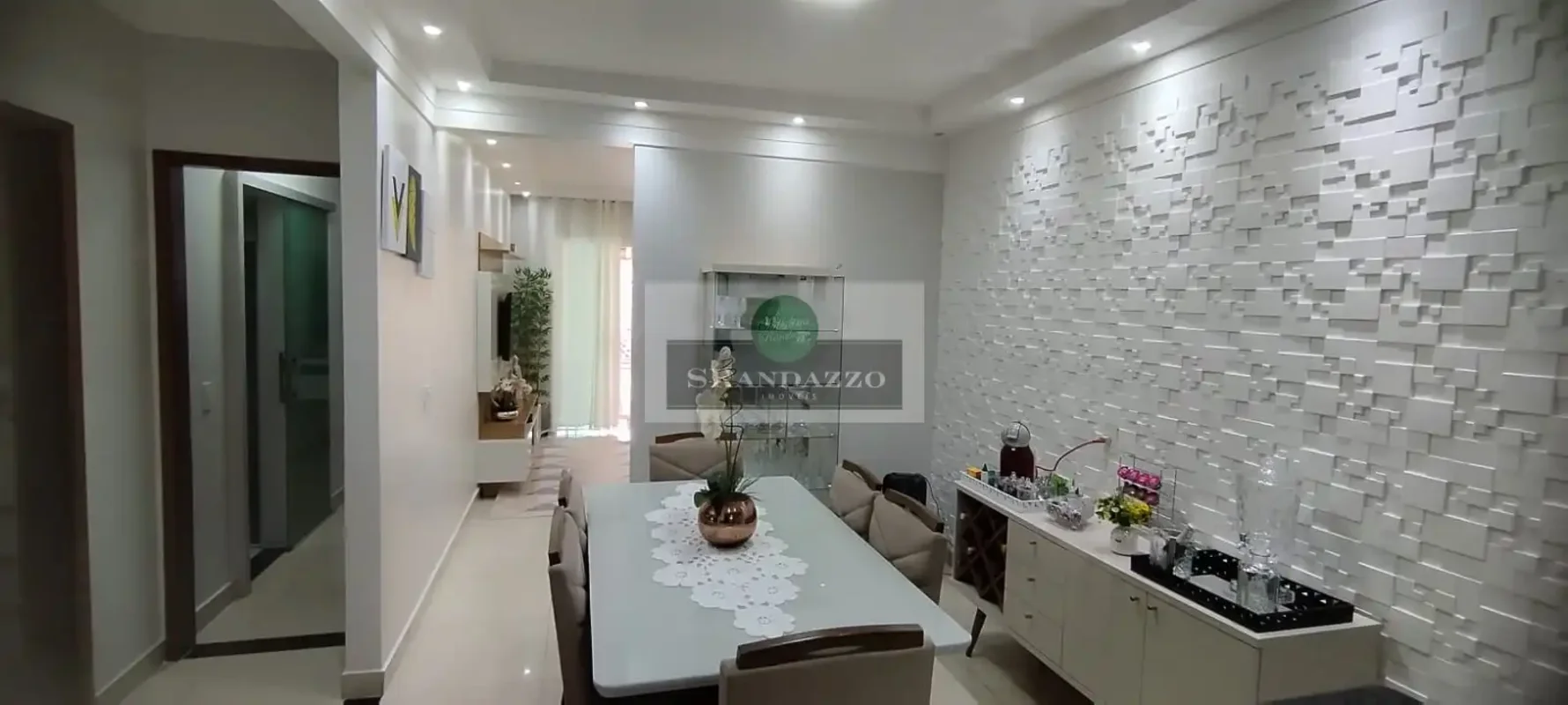 * - QNN 26 - SOBRADO DE ALTO PADRÃO;* - 04 QUARTOS REFORMADO;* - 242M² DE ÁREA Ú...