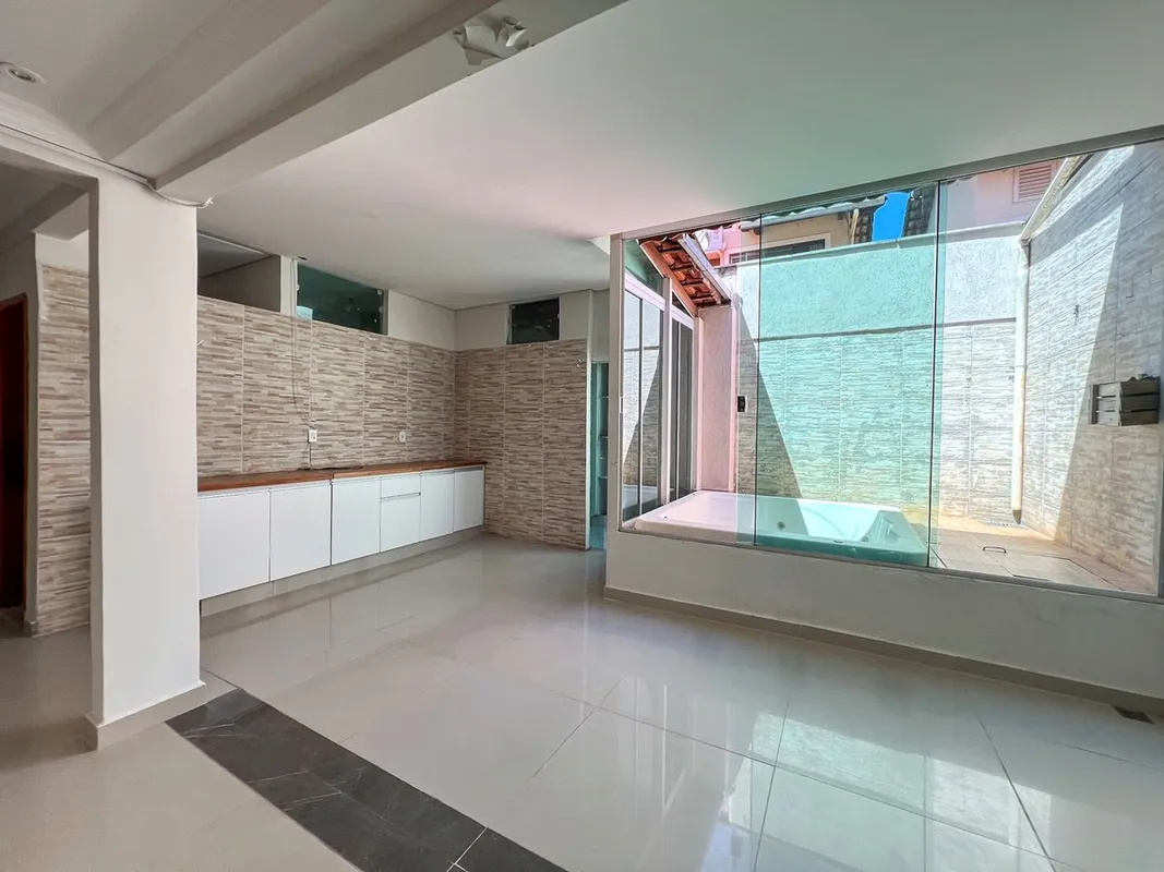 Casa à venda no Residencial localizado na Vila São João com 119m² de área privat...