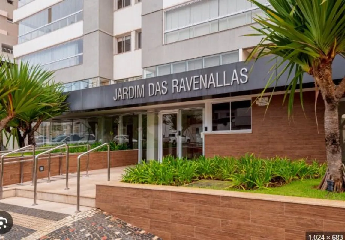 191m² de área privativa 3 vagas de garagem Andar alto (15º andar) | Entrada priv...