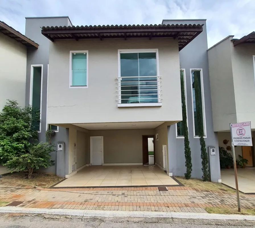 Casa em condomínio fechado, oferecendo conforto, praticidade e segurança. São 3 ...
