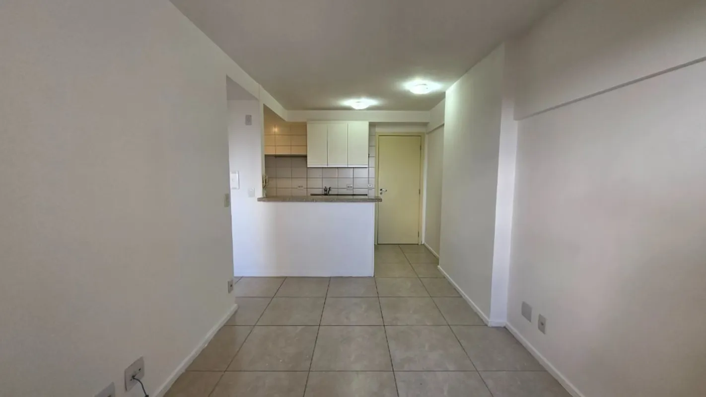 NEVES TEIXEIRA IMÓVEISExcelente apartamento com 33m², muito bem localizado em um...