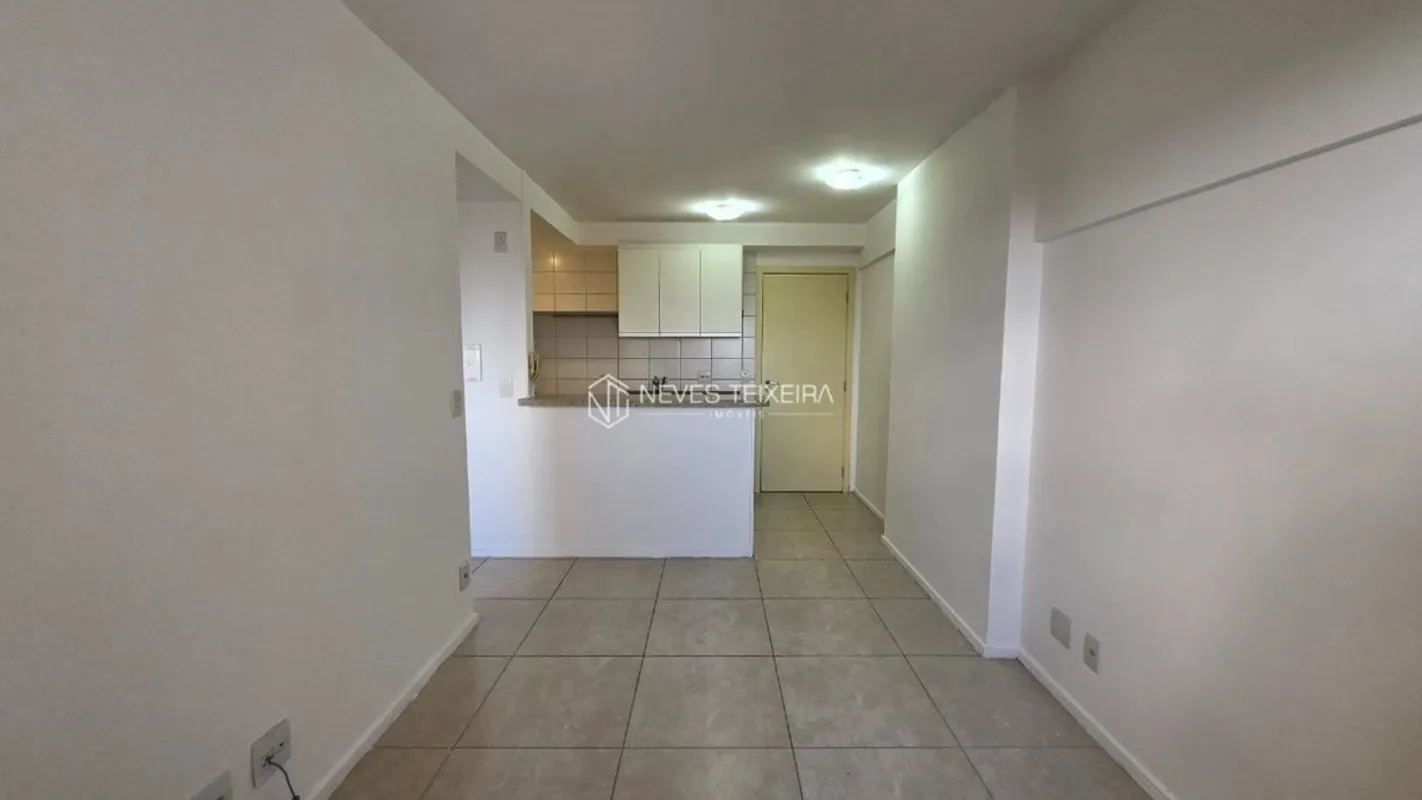 NEVES TEIXEIRA IMÓVEISExcelente apartamento com 33m², muito bem localizado em um...