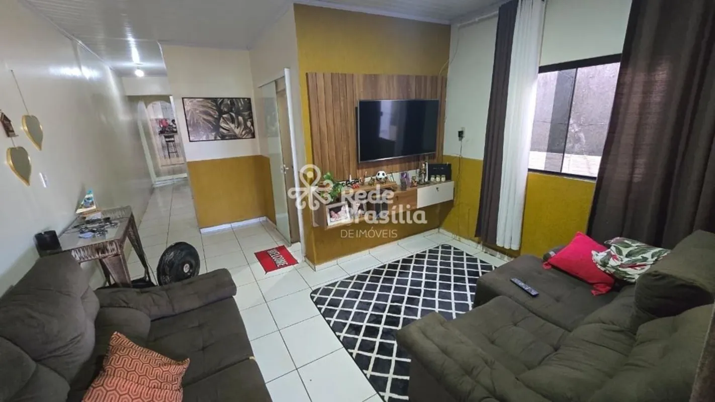CASA A VENDA NO BURITIS 2. OTIMA LOCALIZAÇAO, COM FACIL ACESSO AO COMERCIO LOCAL...