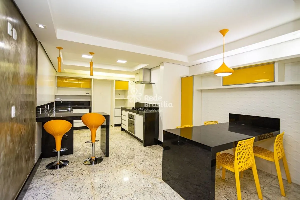 Casa em 02 pavimentos à venda na QE 26 - Guará II/DFExcelente sobrado com 385 m²...