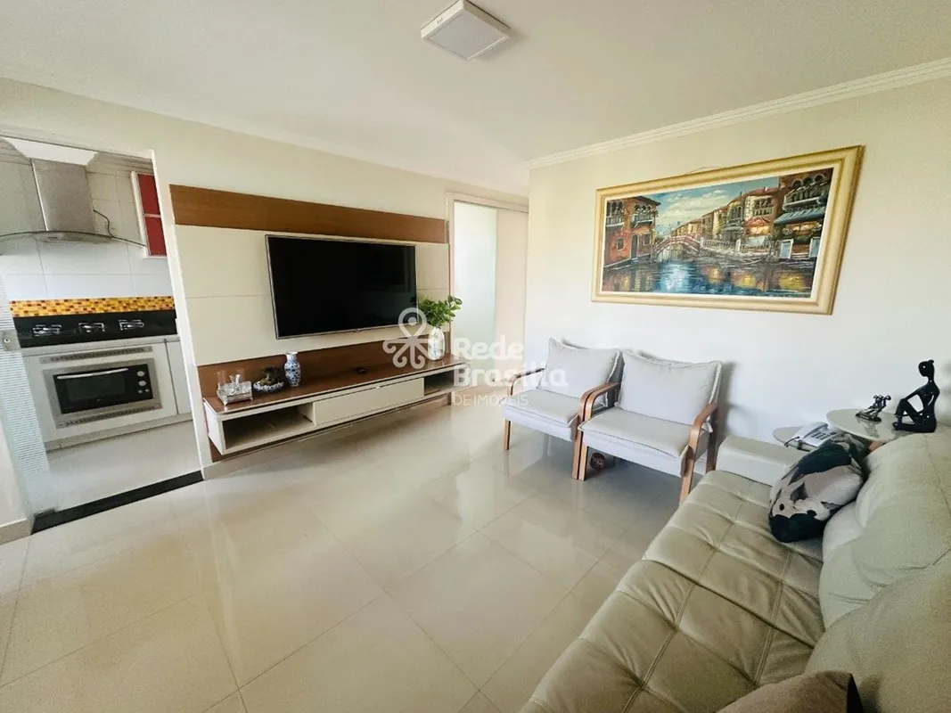 Vende apartamento reformado, todo no porcelanato e planejado, de canto vazado, b...