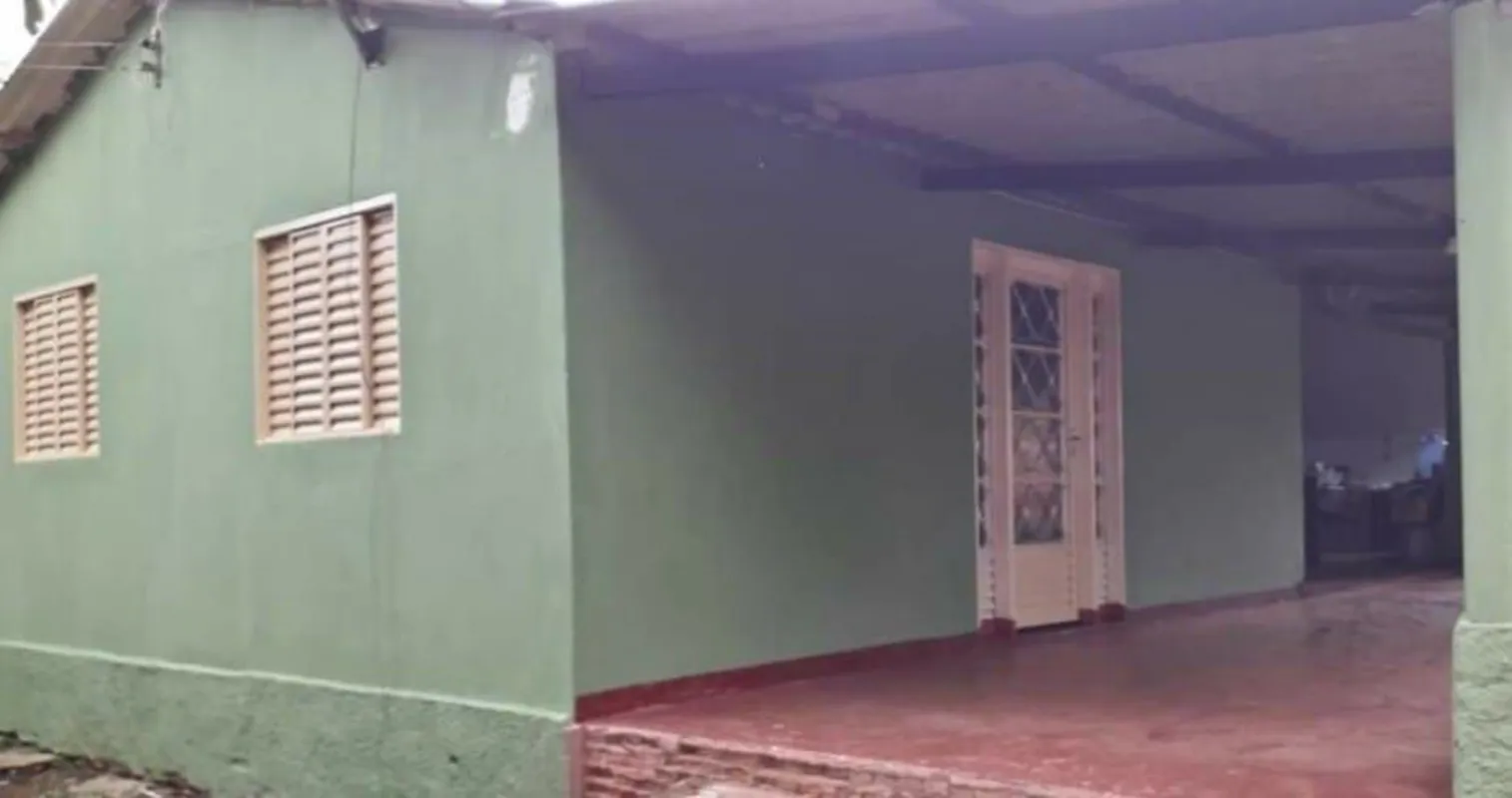 Bairro Jardim Califórnia TrindadeRua Bibiano Qd 12 Lt6Lote 457 m²Sala 2 quartosC...