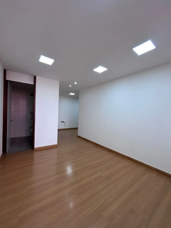 Sala comercial, com divisória, pronta para uso no Edifício Oscar Niemeyer – Seto...
