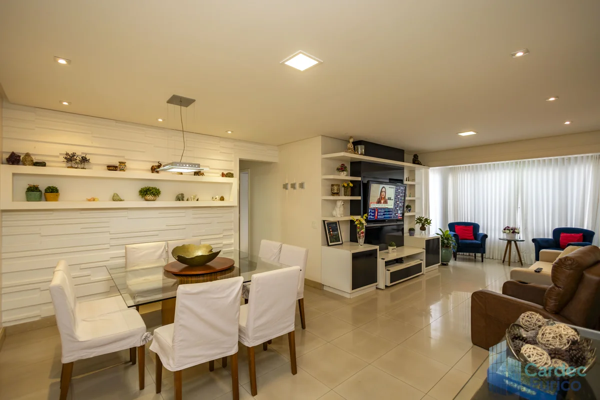 Venha morar no coração da Asa Norte, em um apartamento reformado, com móveis pla...