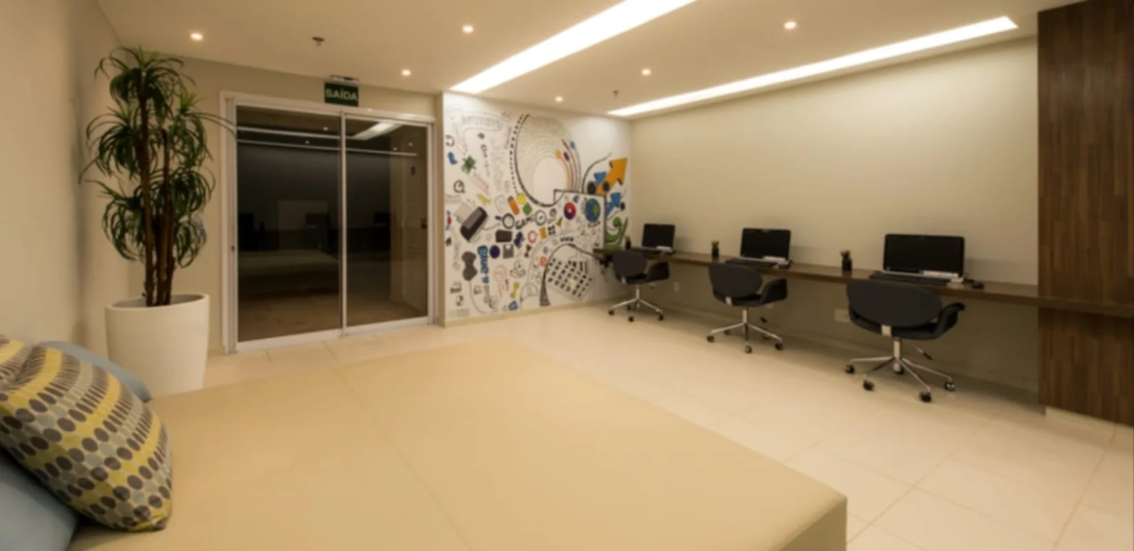 Descubra o conforto e a praticidade de morar no apartamento mobiliado no residen...