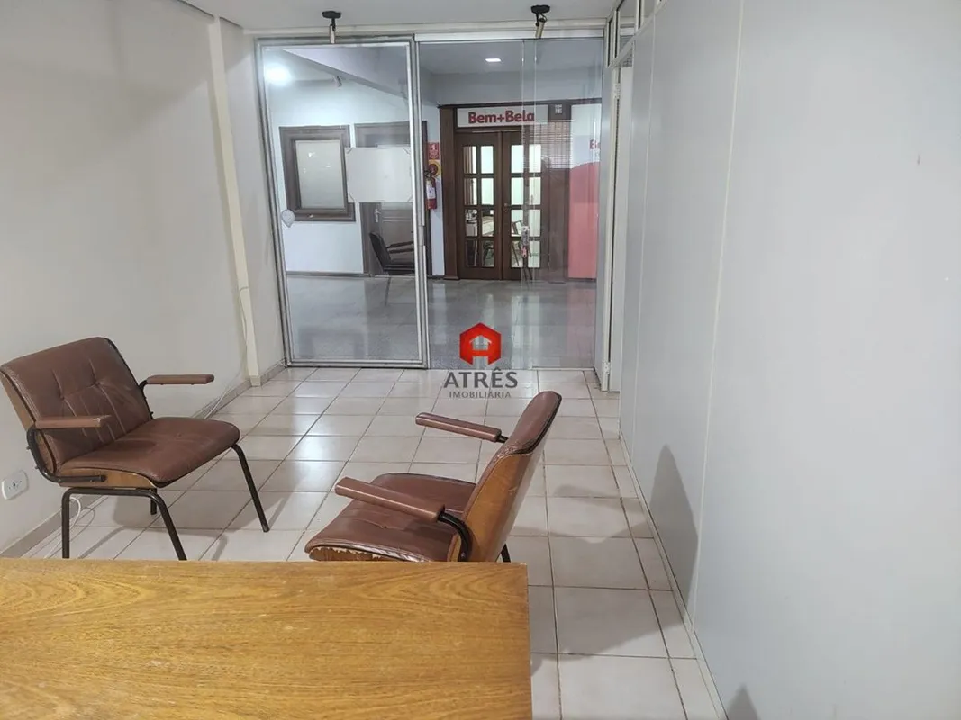 Excelente sala comercial à venda no Edifício Center Shopping Tamandaré, localiza...